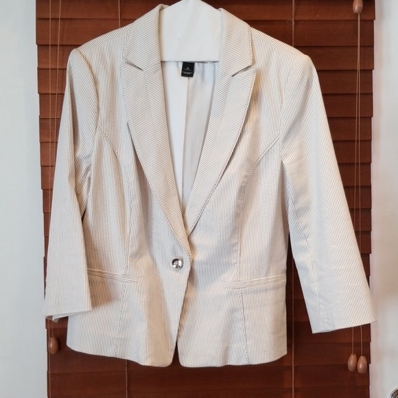 Jacket - Picture 1 of 2